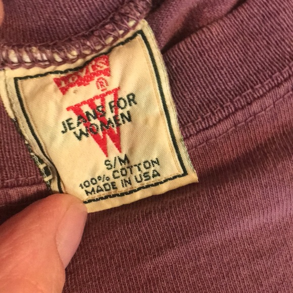 ❤️ Vintage red tab Levi’s short sleeve T-shirt. Size small/medium. Super cute! - Picture 4 of 6
